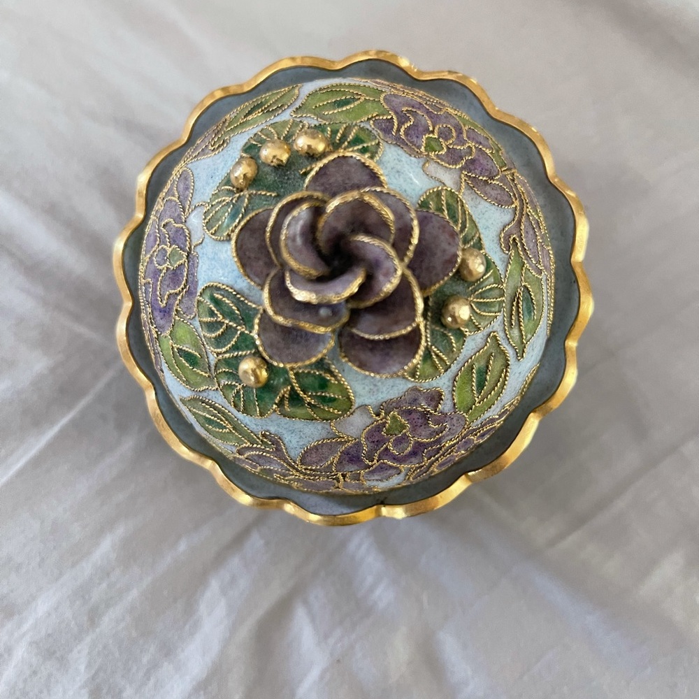Pretty, decorative container - Picture 2 of 3